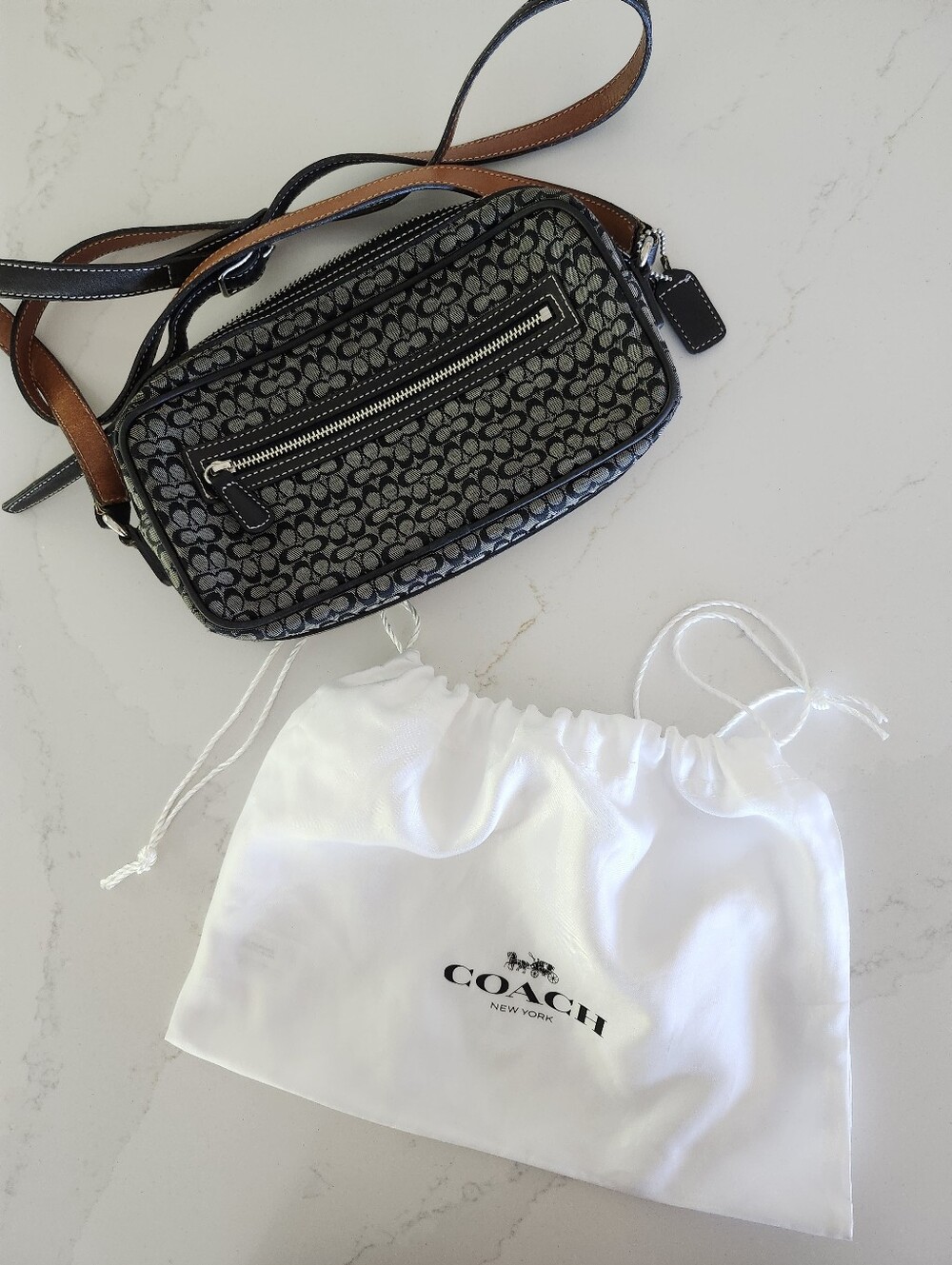 Coach Vintage Black/Grey Signature Pouch Shoulder Handbag 2002
